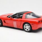 Chevrolet Corvette C5 Hardtop Sarkans UT Models 1:18 - image 5 of 6