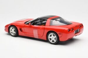 Chevrolet Corvette C5 Hardtop Sarkans UT Models 1:18 21041 Metāls — attēls 5 no 6