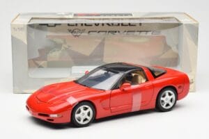 Chevrolet Corvette C5 Hardtop Sarkans UT Models 1:18 21041 Metāls — attēls 6 no 6