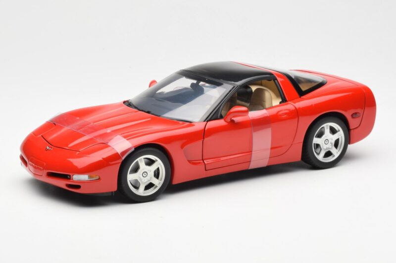 Chevrolet Corvette C5 Hardtop Sarkans UT Models 1:18