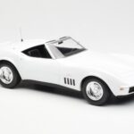 Chevrolet Corvette C3 Kabriolets Can-Am Balts Norev 1:18 - image 4 of 6