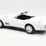 Chevrolet Corvette C3 Kabriolets Can-Am Balts Norev 1:18 - image 5 of 6