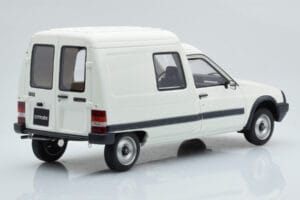 Citroen C15 E Balts Otto 1:18 OT956B Sveķi — attēls 2 no 6