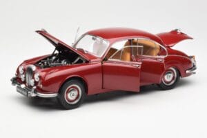Daimler 250 V8 Sarkans Paragon 1:18 PA-98312 Metāls — attēls 2 no 8