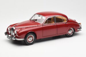 Daimler 250 V8 Sarkans Paragon 1:18