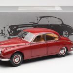 Daimler 250 V8 Sarkans Paragon 1:18 - image 8 of 8
