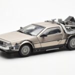 DeLorean DMC-12 Time Machine Back to the Future Sudraba Sun Star 1:18