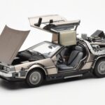 DeLorean DMC-12 Time Machine Back to the Future Sudraba Sun Star 1:18 - image 8 of 8
