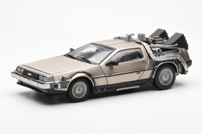 DeLorean DMC-12 Time Machine Back to the Future Sudraba Sun Star 1:18
