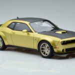 Dodge Challenger R/T Scat Pack Widebody 50. Gadadiena GT Spirit 1:18 GT411 Sveķi - image 4 of 6