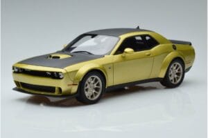 Dodge Challenger R/T Scat Pack Widebody 50. Gadadiena GT Spirit 1:18 GT411 Sveķi