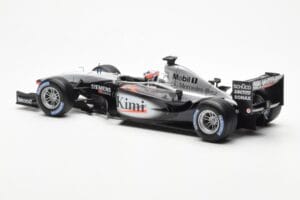 McLaren MP4/17D #6 K. Raikkonen F1 2003 Hot Wheels 1:18 B1650 Metāls — attēls 4 no 6