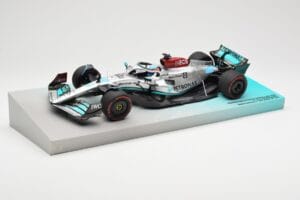 Mercedes AMG Petronas W13 E Performance #63 G. Russell Brazilian GP 1st Win 2022 Minichamps 1:18 113222163 Sveķi — attēls 2 no 4