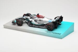Mercedes AMG Petronas W13 E Performance #63 G. Russell Brazilian GP 1st Win 2022 Minichamps 1:18 113222163 Sveķi — attēls 3 no 4