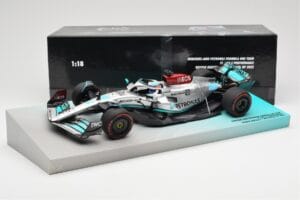 Mercedes AMG Petronas W13 E Performance #63 G. Russell Brazilian GP 1st Win 2022 Minichamps 1:18 113222163 Sveķi — attēls 4 no 4