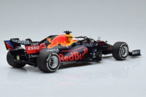 Red Bull Racing RB16B #33 M. Verstappen Abu Dhabi GP F1 World Champion 2021 Minichamps 1:18 110212333 Metāls — attēls 2 no 6