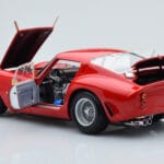 Ferrari 250 GTO Sarkans Kyosho 1:18 - image 5 of 10