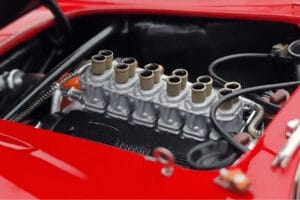 Ferrari 250 GTO Sarkans Kyosho 1:18 08438R Metāls — attēls 9 no 10