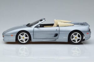 Ferrari F355 Spider Hot Wheels 1:18 23907 Metāls — attēls 4 no 7