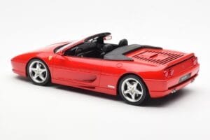 Ferrari F355 Spider Sarkans GT Spirit 1:18 GT453 Sveķi — attēls 5 no 6