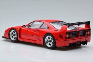 Ferrari F40 LM Sarkans GT Spirit 1:18 GT388 Sveķi — attēls 5 no 6