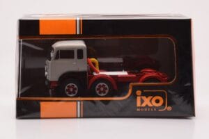 Fiat 690 T1 Balts IXO 1:43 TR176 Metāls — attēls 4 no 4