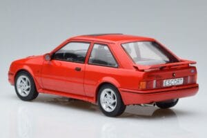 Ford Escort Mk4 RS Turbo S Sarkans MCG 1:18 MCG18273 Metāls — attēls 5 no 6