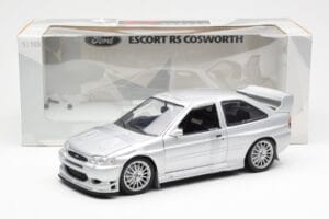 Ford Escort RS Cosworth Ielas Versija Sudraba UT Models 1:18 22706 Metāls — attēls 2 no 6