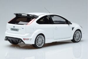 Ford Focus RS Mk2 Balts Otto 1:18 OT977 Sveķi — attēls 2 no 6