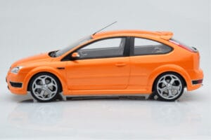 Ford Focus Mk2 ST 2.5 Electric Oranžs Otto 1:18 OT961 Sveķi — attēls 3 no 6