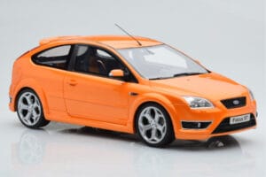 Ford Focus Mk2 ST 2.5 Electric Oranžs Otto 1:18 OT961 Sveķi — attēls 4 no 6
