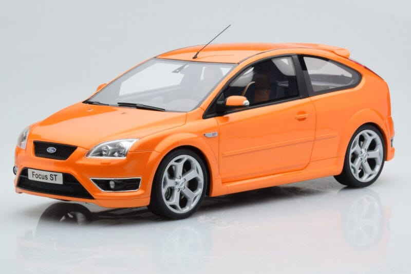 Ford Focus Mk2 ST 2.5 Electric Oranžs Otto 1:18