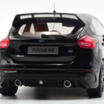 Ford Focus RS Mk3 Melns Otto 1:18 - image 7 of 8