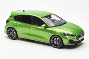 Ford Focus Mk5 ST Phase 2 Mean Zaļš Otto 1:18 OT450 Sveķi — attēls 4 no 6