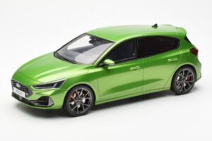 Ford Focus Mk5 ST Phase 2 Mean Zaļš Otto 1:18