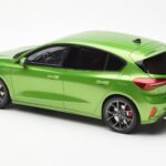 Ford Focus Mk5 ST Phase 2 Mean Zaļš Otto 1:18 - image 5 of 6