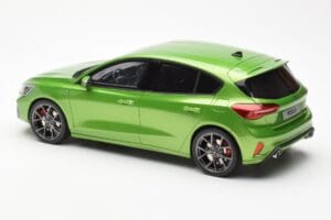 Ford Focus Mk5 ST Phase 2 Mean Zaļš Otto 1:18 OT450 Sveķi — attēls 5 no 6