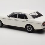 Ford Granada Mk1 Balts MCG 1:18 - image 5 of 6