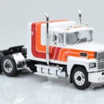 Ford LTL 9000 Balts Sarkans Oranžs IXO 1:43 - image 3 of 5