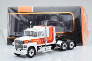 Ford LTL 9000 Balts Sarkans Oranžs IXO 1:43 TR094 Metāls — attēls 5 no 5