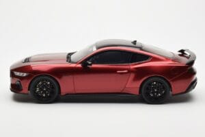 Ford Mustang GT S650 Rapid Sarkans GT Spirit 1:18 GT433 Sveķi — attēls 3 no 6