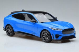 Ford Mustang Mach-E GT Performance Zils Otto 1:18 OT414 Sveķi — attēls 4 no 6