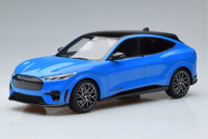 Ford Mustang Mach-E GT Performance Zils Otto 1:18 OT414 Sveķi