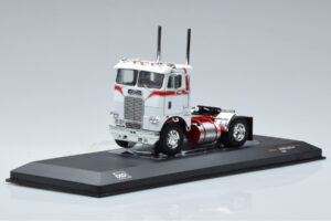 Freightliner COE Balts IXO 1:43 TR128