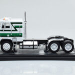 Freightliner FLA Balts Zaļš IXO 1:43 - image 2 of 4