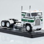 Freightliner FLA Balts Zaļš IXO 1:43 - image 3 of 4