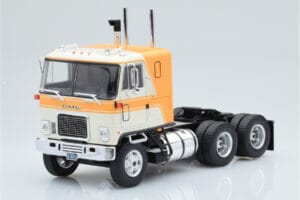 GMC Astro 95 Bēšs Balts IXO 1:43