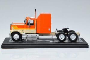 GMC General Oranžs IXO 1:43 TR129 Metāls — attēls 3 no 6