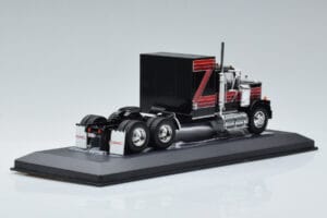 GMC General Sarkans Melns IXO 1:43 TR102 Metāls — attēls 2 no 6
