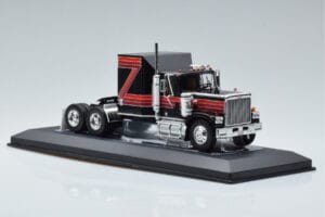 GMC General Sarkans Melns IXO 1:43 TR102 Metāls — attēls 4 no 6